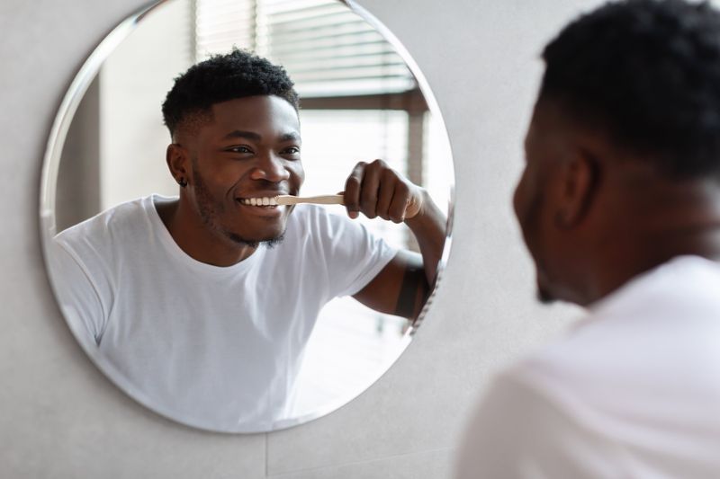 Teeth Cleaning vs. Teeth Whitening: The Differences